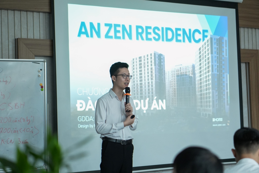 Ông Đặng Minh Khôi - Giám đốc dự án chia sẻ trong buổi đào tạo dự án An Zen Residences của Megahomes Ông Đặng Minh Khôi - Giám đốc dự án chia sẻ trong buổi đào tạo dự án An Zen Residences của Megahomes