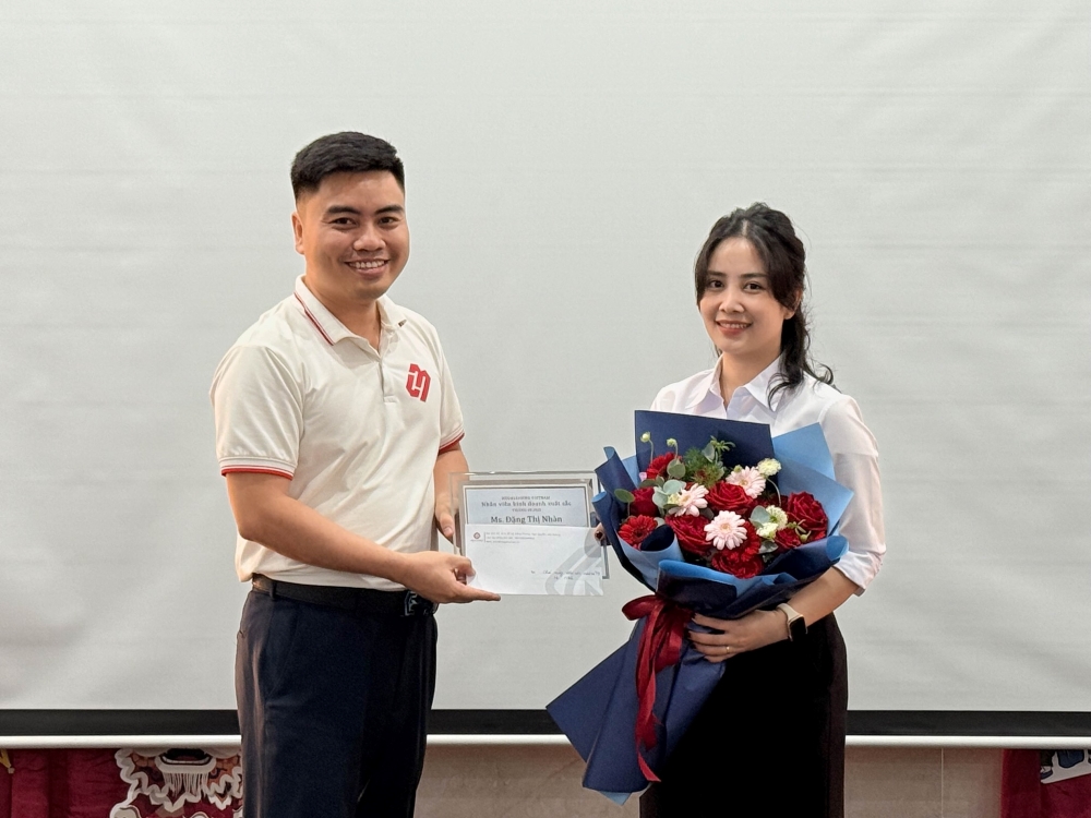 Những ghi nhận được trao cho người xứng đáng trong buổi tổng kết tháng 9/2025 tại Megahomes Những ghi nhận được trao cho người xứng đáng trong buổi tổng kết tháng 9/2025 tại Megahomes